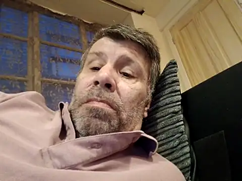 stud2512 Chat XXX in diretta