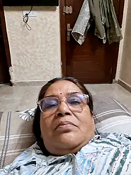 XXX chat uživo modela Shalini3456