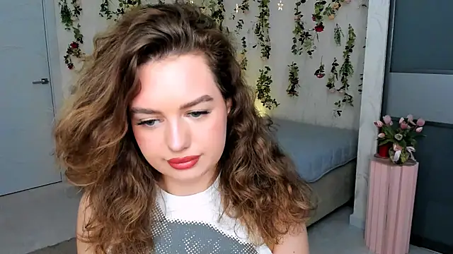 MiracleCurly live XXX chat