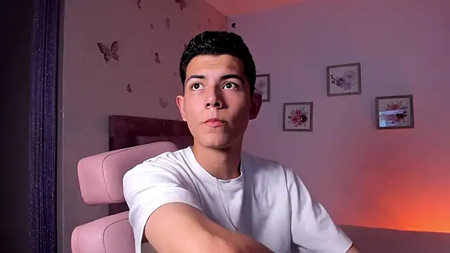 Show modela FireGuy_99 na web-kameri