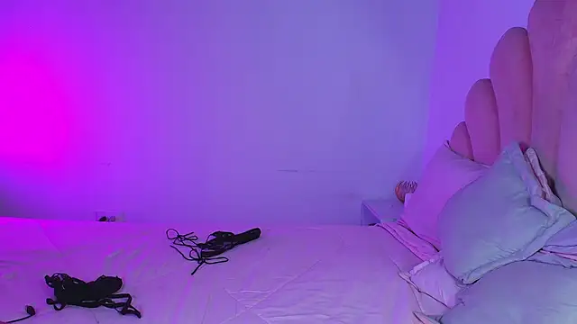 MiaColucci18 Adlı Modelin Canlı XXX Sohbeti