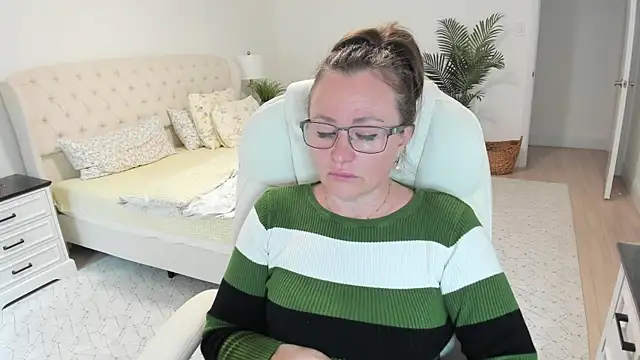 Vika73: онлайн-секс-чат