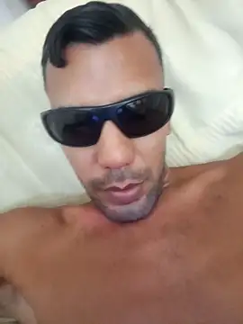 UnreadyChutzpa élő XXX-chatje