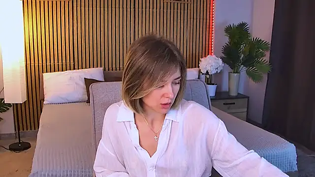 EmeraldGlow's Live XXX Chat