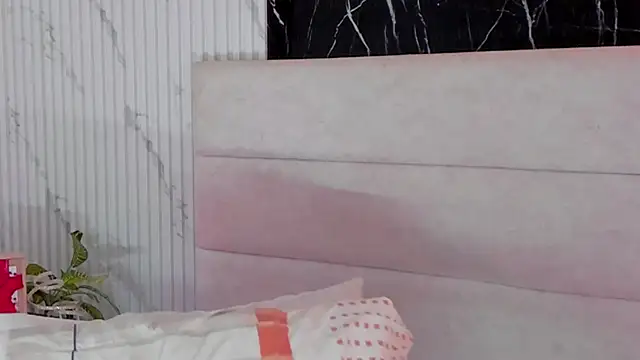 Онлайн чат XXX Reginavegaa