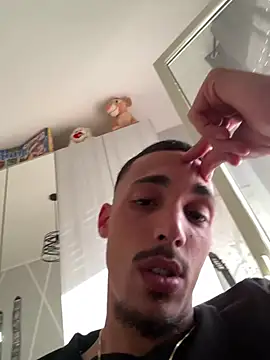 piccolo2002 Live XXX-chat