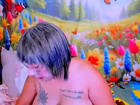 indianroxy's Live XXX Chat