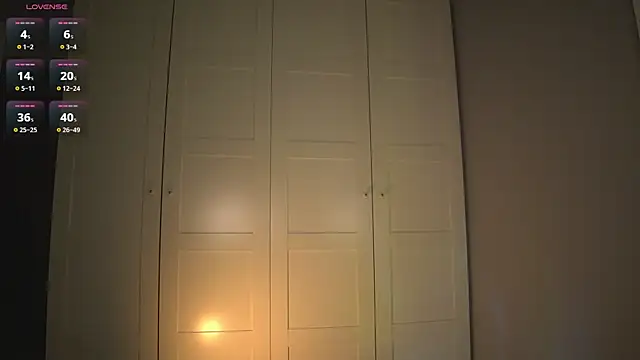 -JuicyMolly-のライブXXXチャット