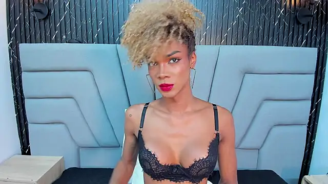 NaomiSteward's Live XXX Chat