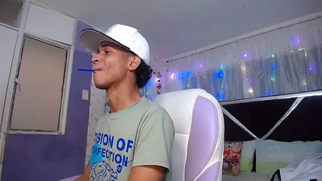 Webkamerová show Santy_bigcock_01