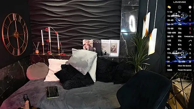 KylieMellow: онлайн-секс-чат