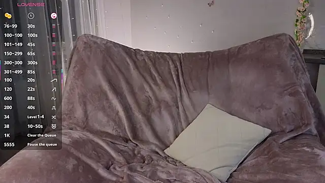 Pertunjukan Kamera Web NyxaThorn