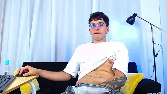 maax_18 élő XXX-chatje