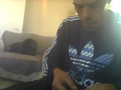 Pokazy przed kamerką – hulllad40