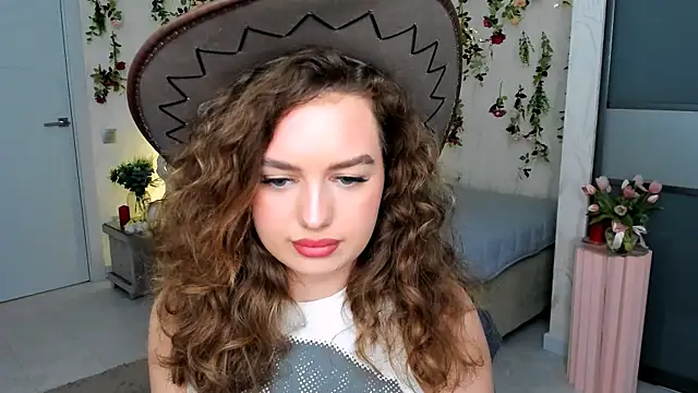 MiracleCurly élő XXX-chatje