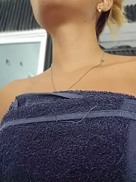 Pretty_roxxyy 网络视讯表演