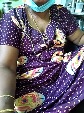 Show modela Tamilselviroja- na web-kameri