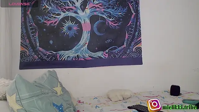 mielikki001 লাইভ XXX চ্যাট