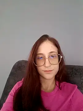 Chat +18 de Laura_Ivy ao vivo