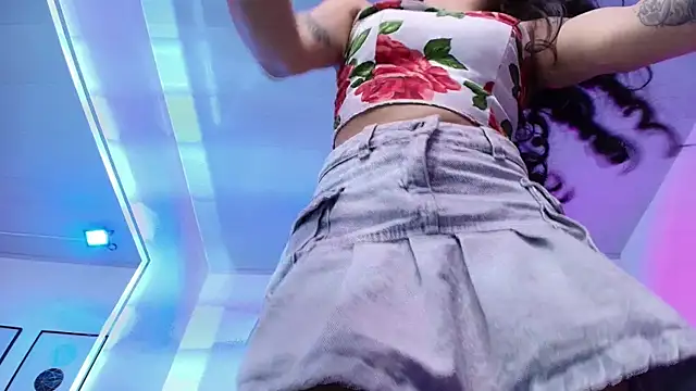 Živý XXX chat Maddie_T18