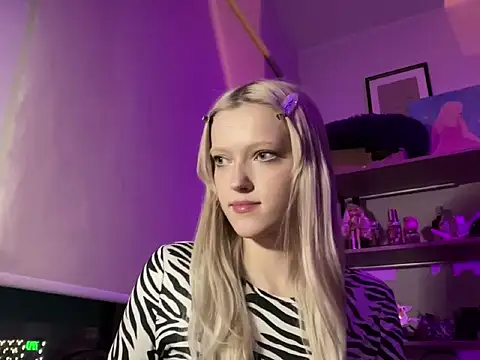 Show modela StellinaLuna na web-kameri