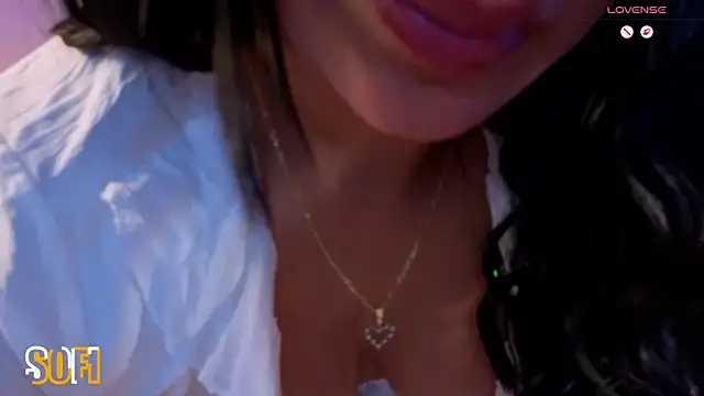 Sofia_Convers Adlı Modelin Canlı XXX Sohbeti