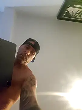 Show modela Cutecamboy4you na web-kameri