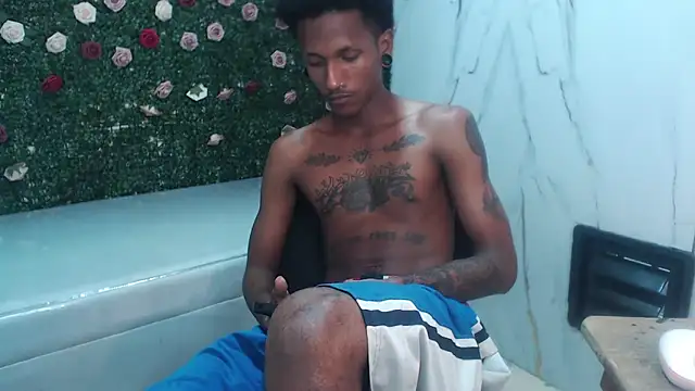 ManSant élő XXX-chatje