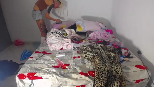 barbara_anal_squirt_ élő XXX-chatje