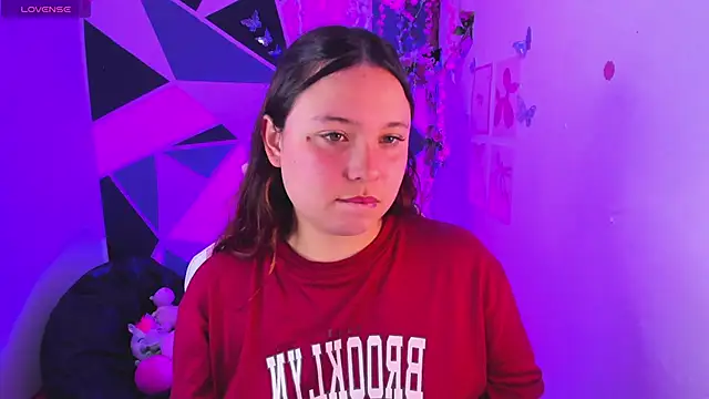 Czat XXX na żywo – little_emma0