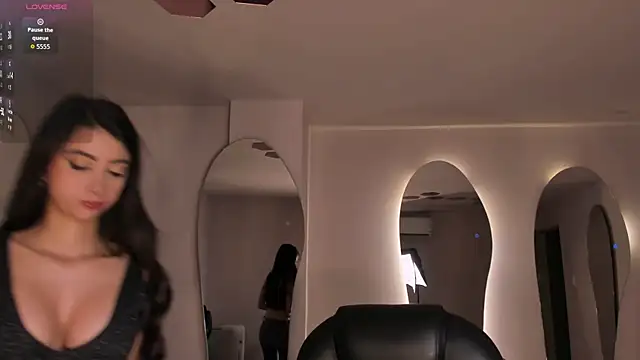 ValeriaVelvetのライブXXXチャット