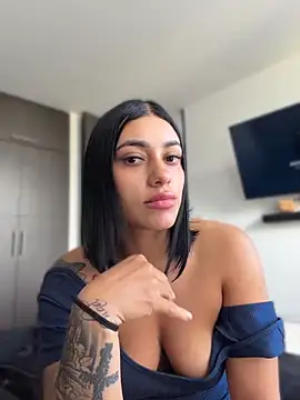 AlannaEvons Chat XXX in diretta