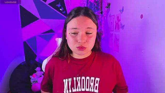 little_emma0: απευθείας συνομιλία ΧΧΧ