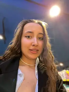 ICrazyOneIRL: онлайн-секс-чат