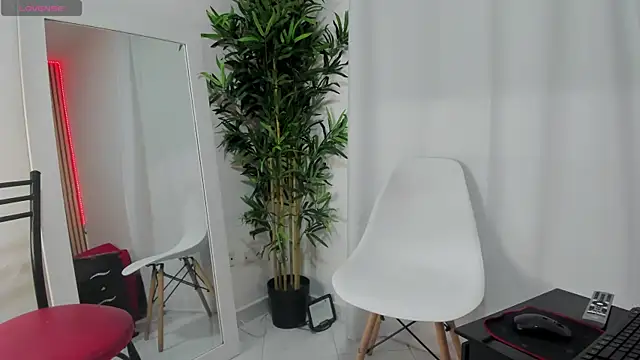 Онлайн чат XXX AnnaArela