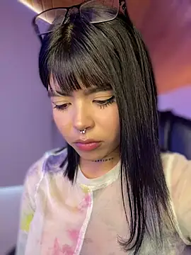 Violetaa_pink18's Webcam Show