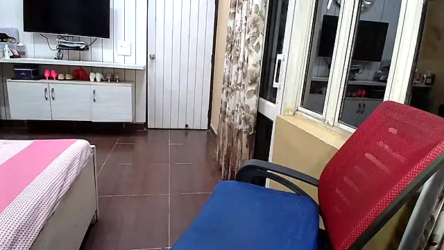 yourradhika webcam show