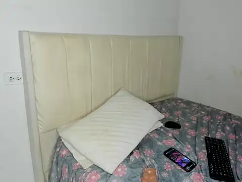 Allissonn222 在線直播表演