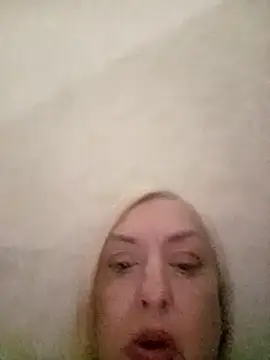 Julia20X: онлайн-секс-чат