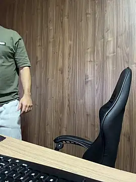 Show modela Nacho_Masters na web-kameri