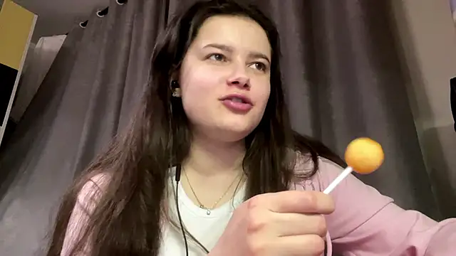 LonnaVandal élő XXX-chatje