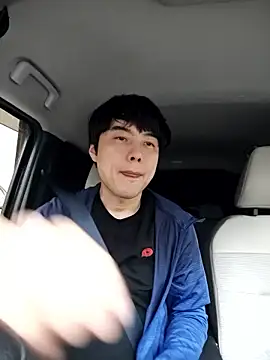 whitebriefboy élő XXX-chatje