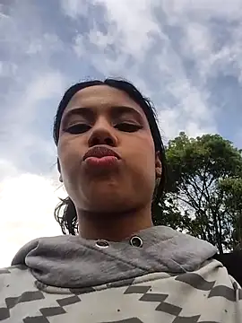 Chat +18 de EsmeraldaBlake ao vivo