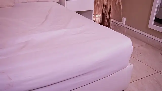 curvyliciousss Adlı Modelin Canlı XXX Sohbeti