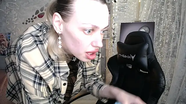 NickyAdamidi Adlı Modelin Canlı XXX Sohbeti