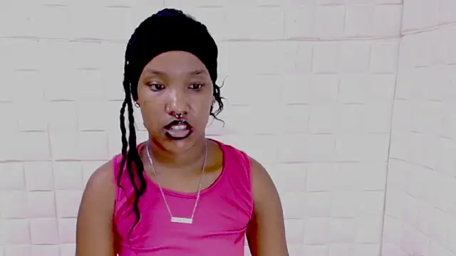 Chat +18 de EroticSexyPrada ao vivo