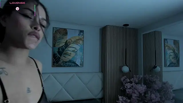 Chat +18 de Mila_Hank_ ao vivo