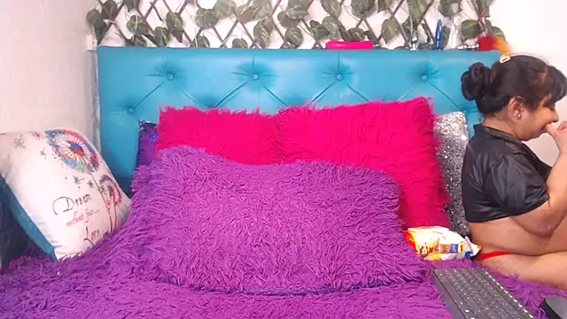 Онлайн чат XXX SARAWILLS