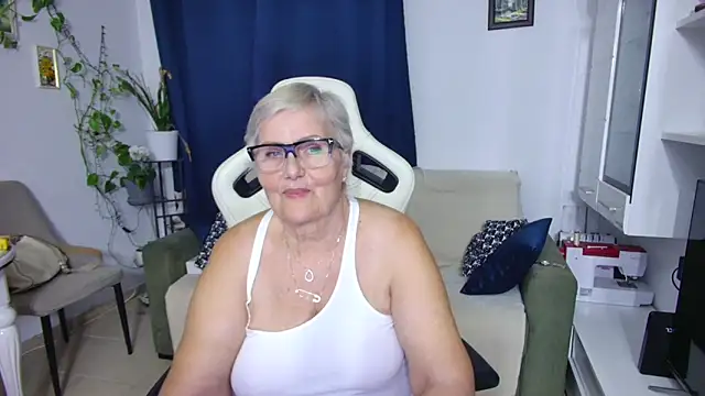 Selenna57 live XXX chat