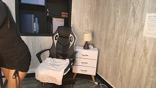 Chat +18 de MELIZ_QUEEN ao vivo